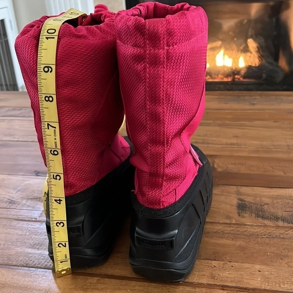 Kamik children snow/rain boots, size 5 , pink, in  very good condition.